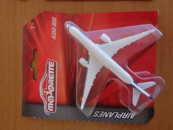 Airbus A350-900 passenger plane from Majorette