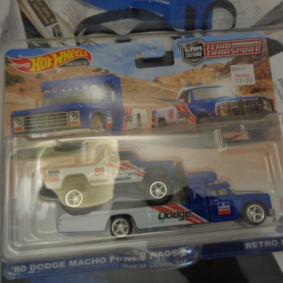 Hotwheels - Premium - Team transport - Dodge Macho Power Wagon of 1980, retro rig, # 51