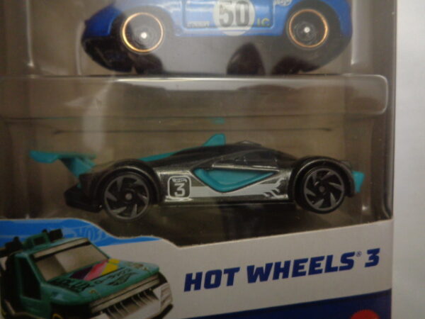 Hot Wheels - 3 car pack containing a Ferrari and a Porsche - Image 2