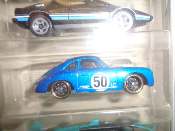Hot Wheels - 3 car pack containing a Ferrari and a Porsche - Image 3