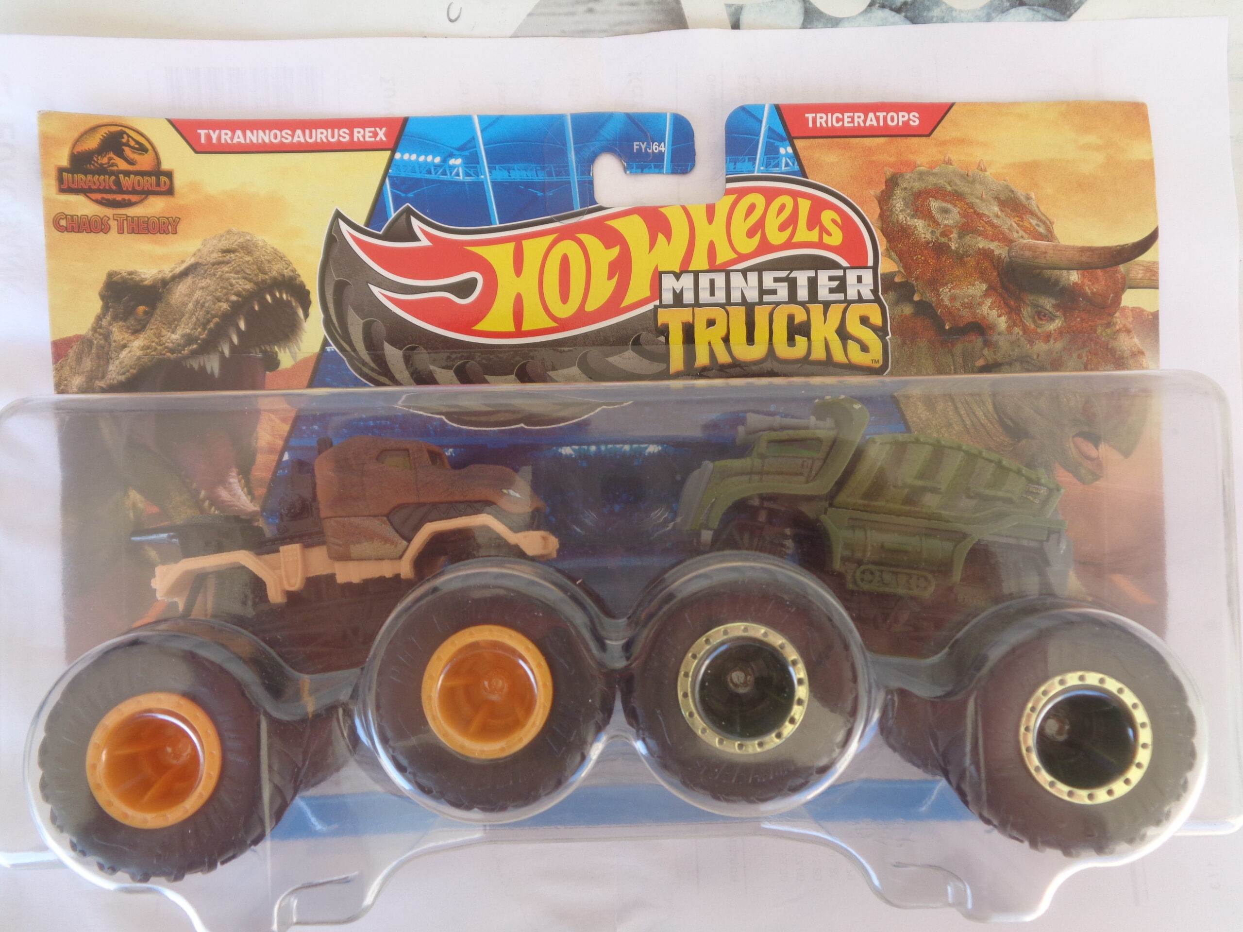 Hotwheels - Monster Trucks - Duos - Jurassic World - TYRANOSAURUS REX vs TRICERATOPS