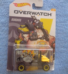 Hotwheels - Overwatch - ROADHOG - BAJA HAULER - 5/5 - Enclosed black yellow truck