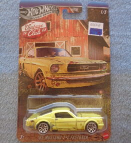 Hotwheels - 2025 - Silver Series - Vintage Club 1968 - '65 MUSTANG 2+2 FASTBACK - 1/5 - Yellow aged