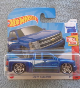 Hotwheels - Mainline - CHEVY SILVERADO - 207/250 - 3/10 - Blue pickup truck