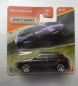 Matchbox - Mainline - PORSCHE CAYENNE TURBO - 19/125 - Violet