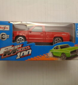 Maisto - Fresh Metal 100 Collection - 1993 CHEVROLET 454 SS PiICK UP - Red pick up truck