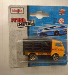 Maisto - Fresh Metal - MEDIUM SIZE LOADER TRUCK - Yellow black - # 11239 - Our ref. # 009
