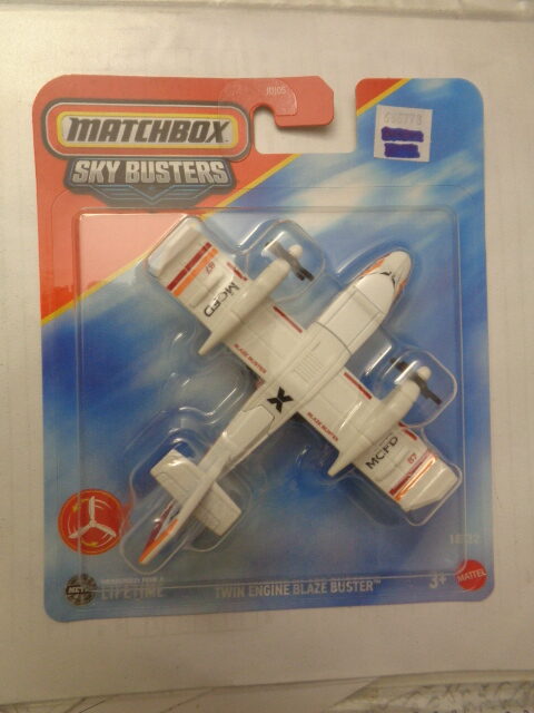 Matchbox - 2024 - Airplanes - TWIN ENGINE BLAZE BUSTER - 18/32 - Fireplane - White
