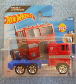 Hotwheels - 2025 - Mainline - OPTIMUS PRIME - 104/250 - 6/10 - Transformers - Truck tractor - Red blue - Metal base