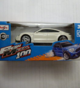 Maisto - Fresh Metal 100 Collection - PORSCHE TAYCAN TURBO S - White