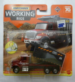 Matchbox - 2023 - Working Rigs - INTERNATIONAL WORKSTAR 7500 DUMP TRUCK - 14/16 - Red and black