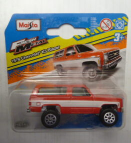 Maisto - Fresh Metal - 1979 CHEVROLET K5 BLAZER - Red with thick white stripe - Metal base