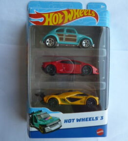 Hotwheels 3 - 2023 - 3 Car Multipack - Featuring VOLKSWAGEN BEETLE in turquoise color