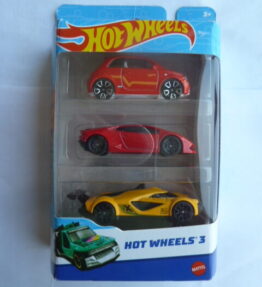 Hotwheels 3 - 2023 - 3 Car Multipack - Featuring red FIAT 500E