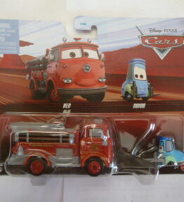 Mattel - 2022 - Disney Pixar Cars - Duos - RED ROJO vs GUIDO - Fire engine vs Fork Lift