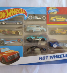 Hotwheels 10 - 2022 - 10 Car Multipack - Decorated yellow sports car and teal colored van