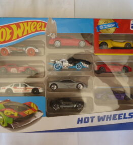 Hotwheels 10 - 2021 - 10 Car Multipack - Featuring yellow cabriolet