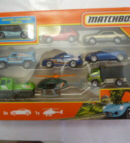 Matchbox - 2022 - 9 Car Multipack - Including decorated teal colored Chevrolet Corvette