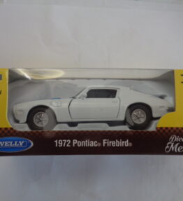 Welly - Scale 1 : 34 - Old Timer - 1972 PONTIAC FIREBIRD - White