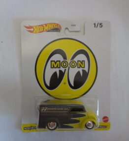 Hotwheels - 2023 - Premium - Pop Culture - Moon - DAIRY DELIVERY - 1/5 - Enclosed van - Black and yellow - Metal base