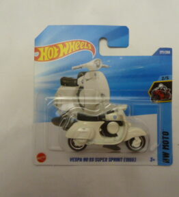 Hotwheels - 2025 - Mainline - Motorcycles - VESPA 90 SS SUPER SPRINT (1966) - 177/250 2/5 - HW Moto - White