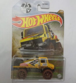 Hotwheels - 2021 - Long Cards - MERCEDES BENZ UNIMOG 1300 - 1/5 - Yellow - Part of MERCEDES BENZ UNIMOG 1300 Series
